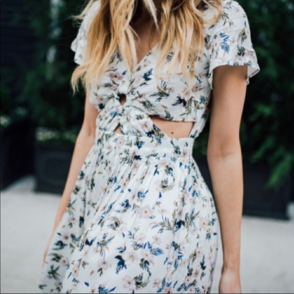 AE keyhole dress - Picture 2 of 10